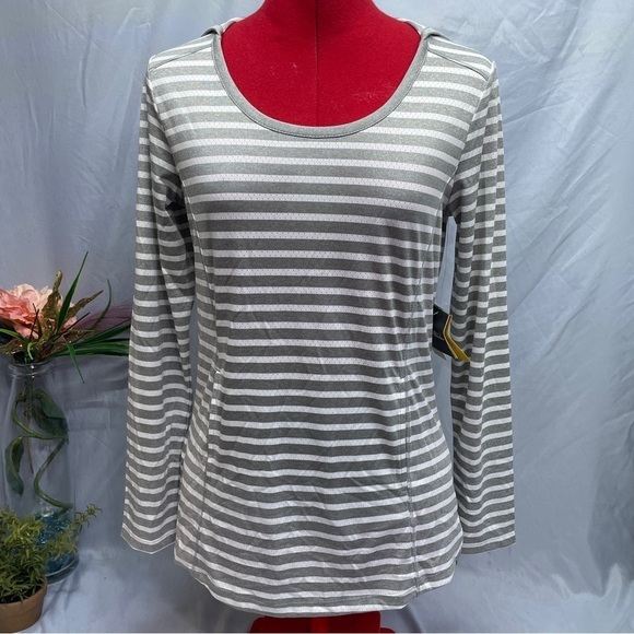 New with tag Eddie Bauer long sleeve striped hooded top - Picture 1 of 16